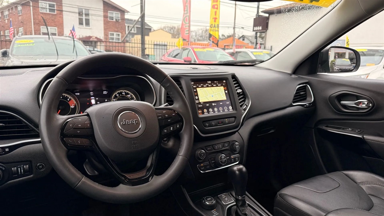 Jeep Cherokee Latitude Lux 4WD 2023