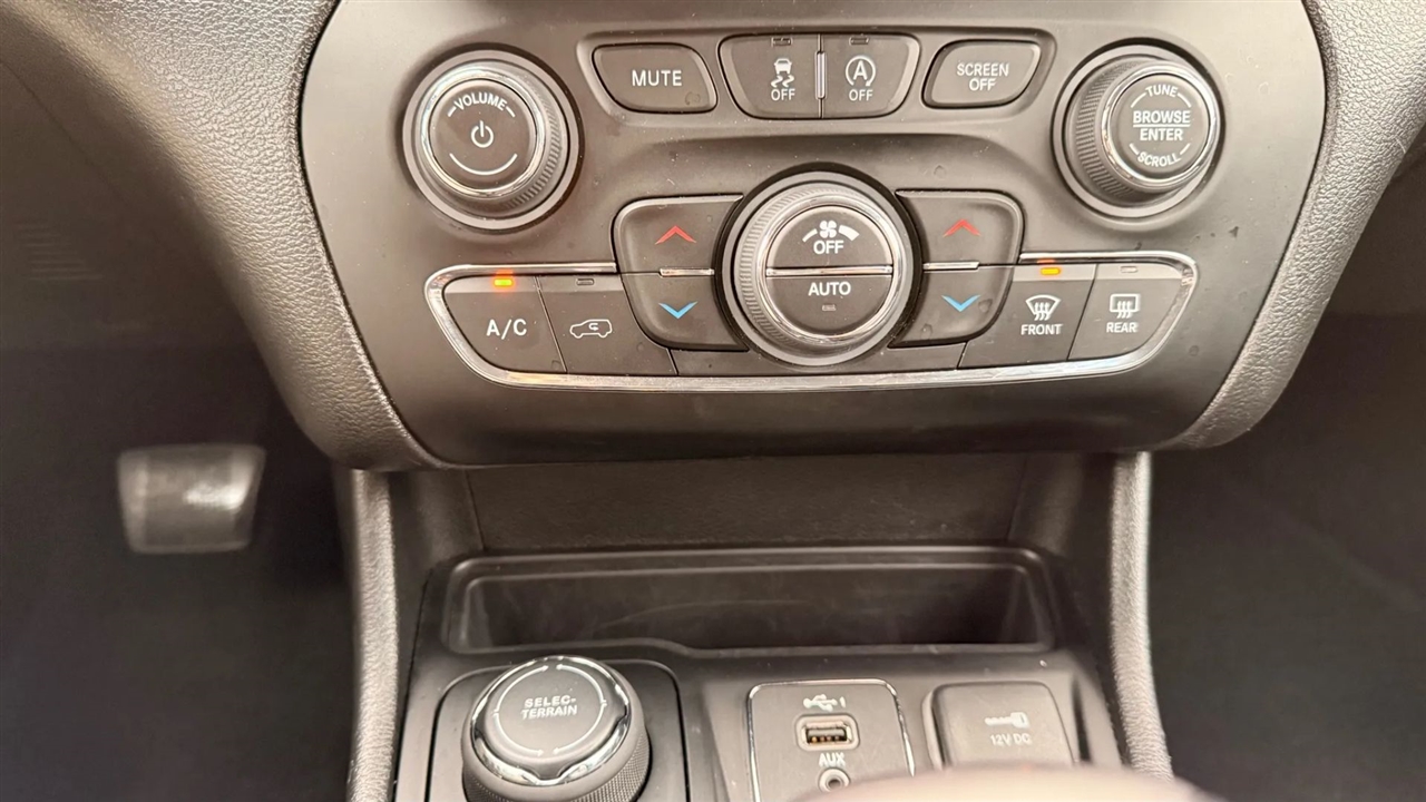 Jeep Cherokee Latitude Lux 4WD 2023