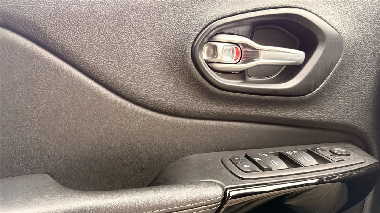 Jeep Cherokee Latitude Lux 4WD 2023