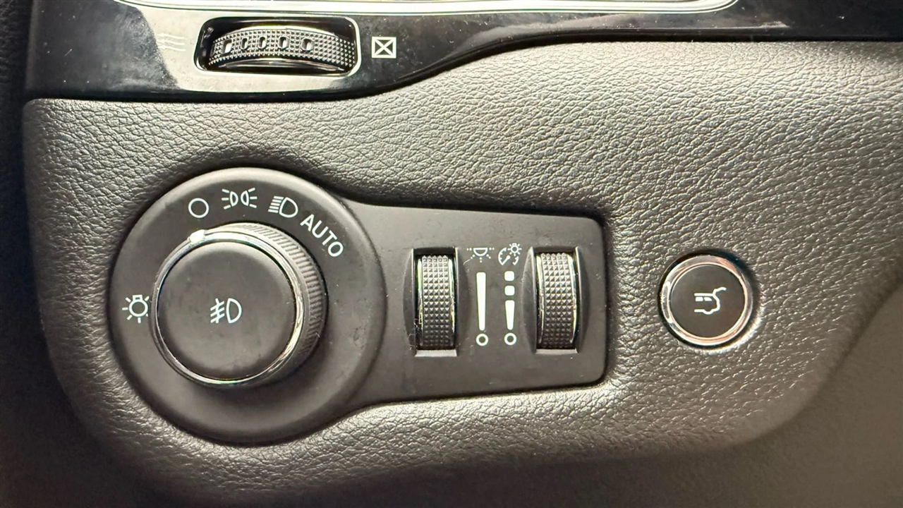 Jeep Cherokee Latitude Lux 4WD 2023