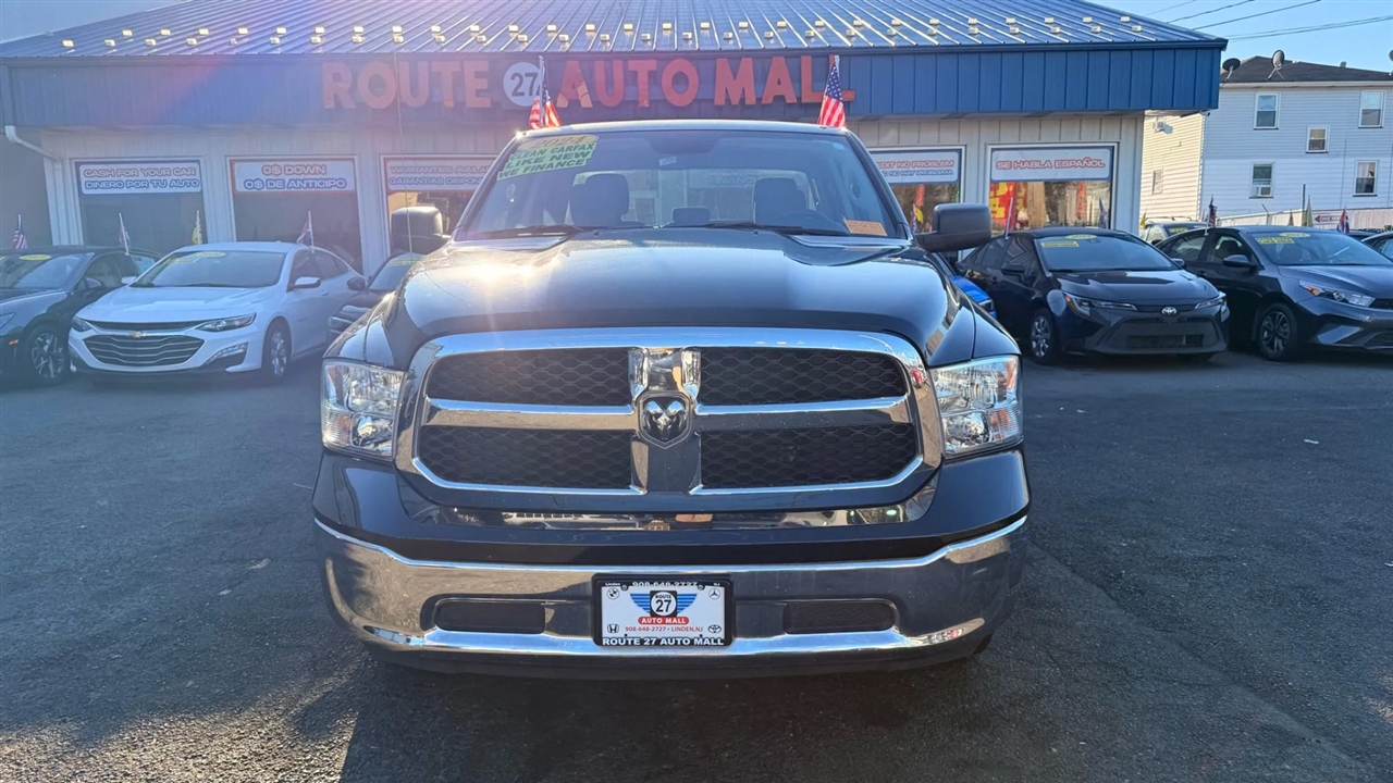 RAM 1500 SLT Quad Cab 4WD 2024