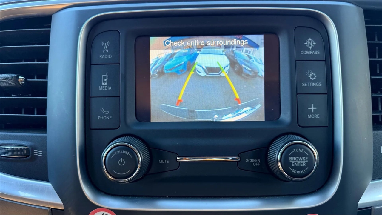 RAM 1500 SLT Quad Cab 4WD 2024