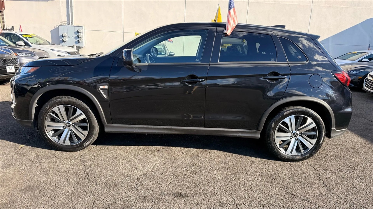 Mitsubishi Outlander Sport 2.0 ES 4WD 2024