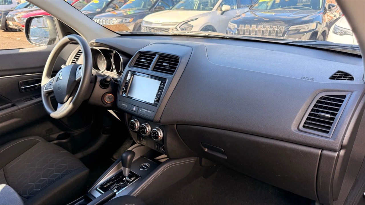 Mitsubishi Outlander Sport 2.0 ES 4WD 2024