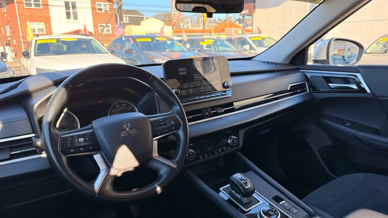 Mitsubishi Outlander SE 4WD 2024