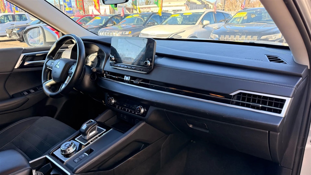 Mitsubishi Outlander SE 4WD 2024