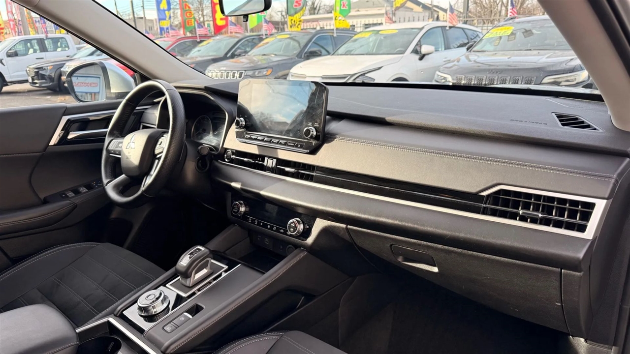 Mitsubishi Outlander SE 4WD 2024