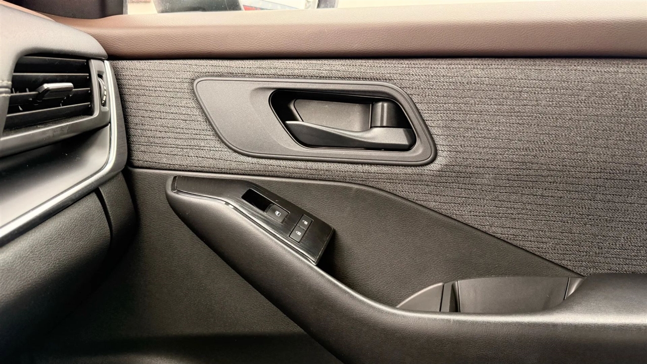 Nissan Rogue S AWD 2023