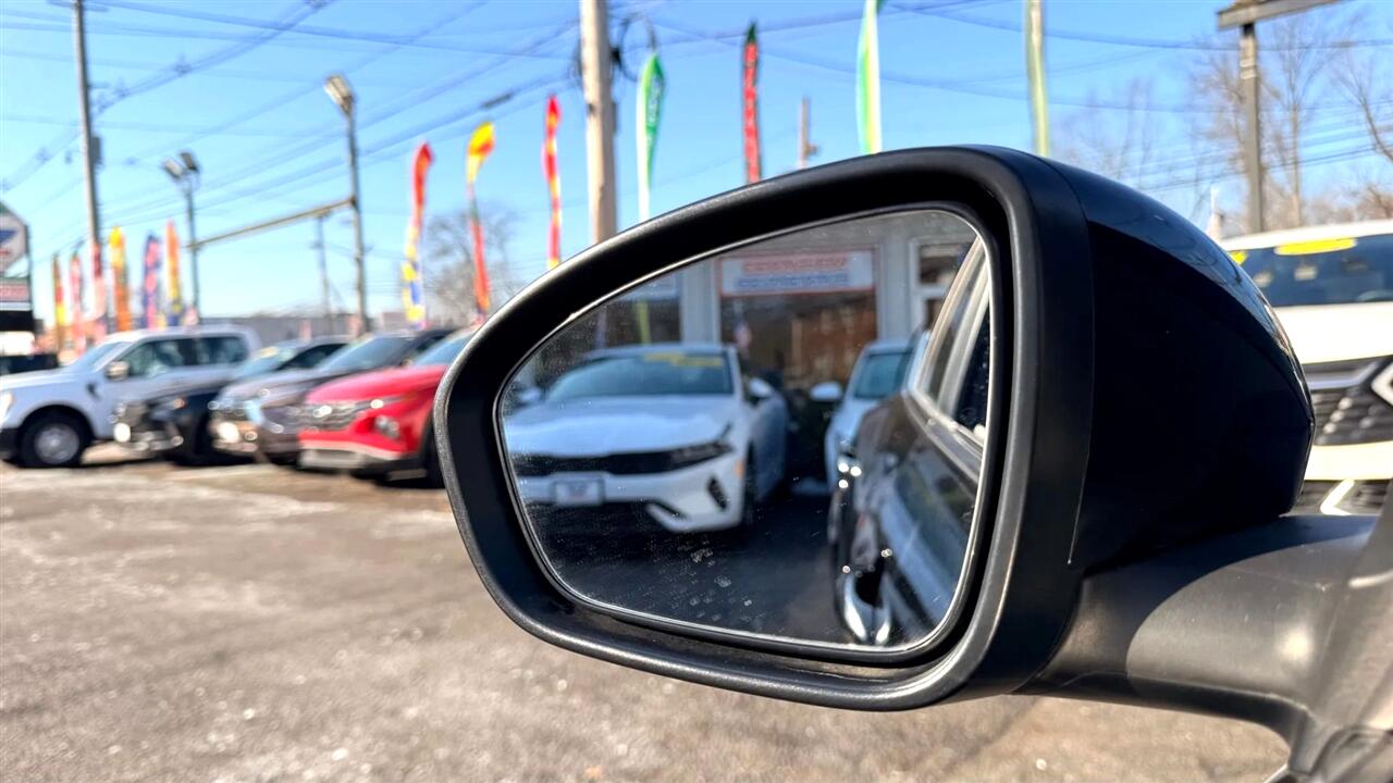 Nissan Sentra SV 2025