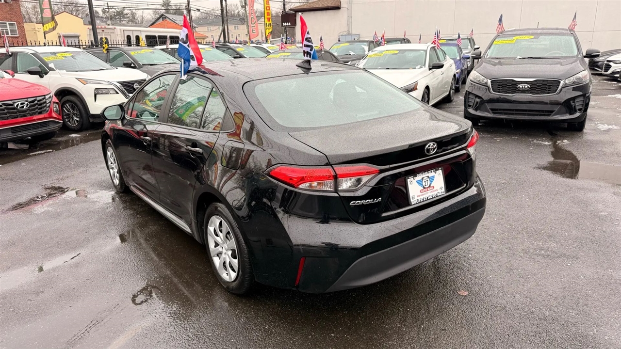 Toyota Corolla LE 2025