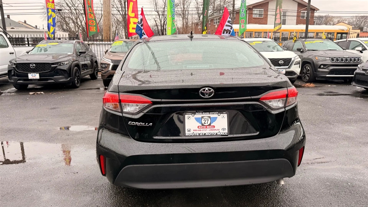 Toyota Corolla LE 2025