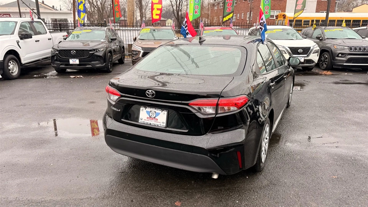 Toyota Corolla LE 2025