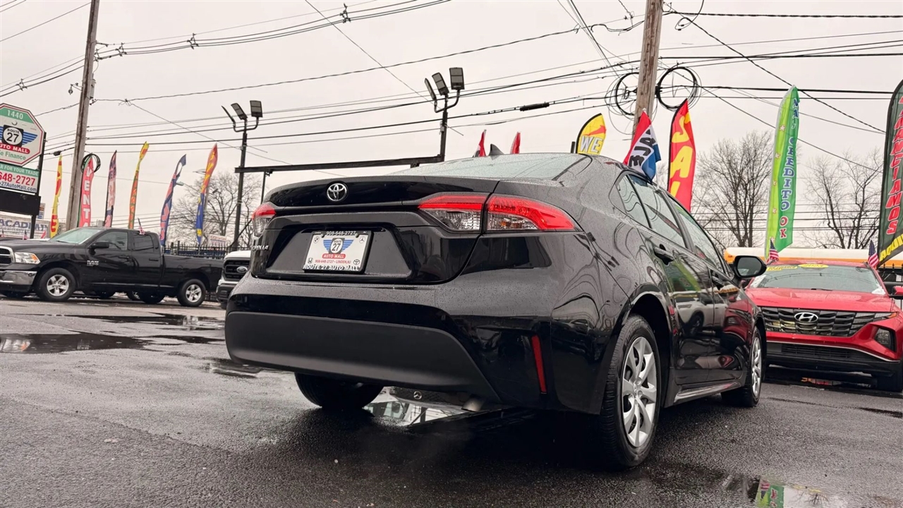 Toyota Corolla LE 2025