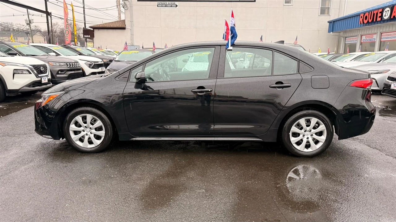 Toyota Corolla LE 2025