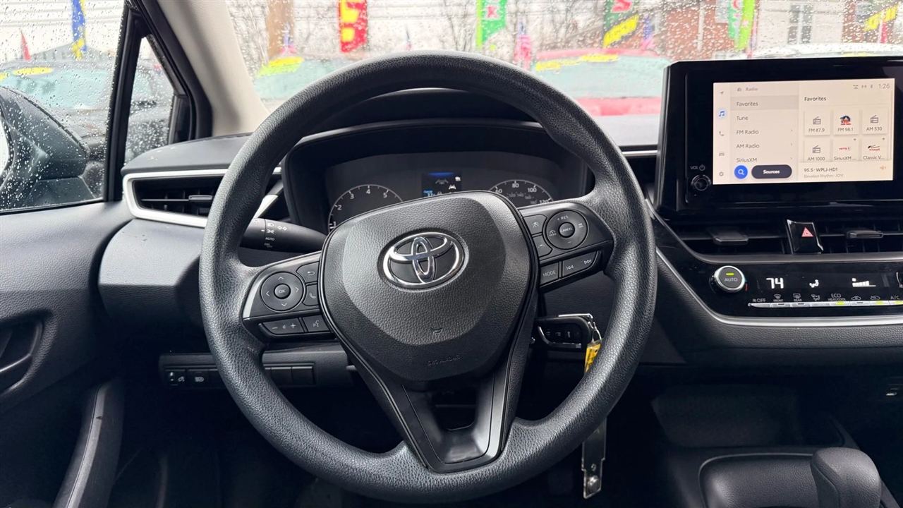 Toyota Corolla LE 2025