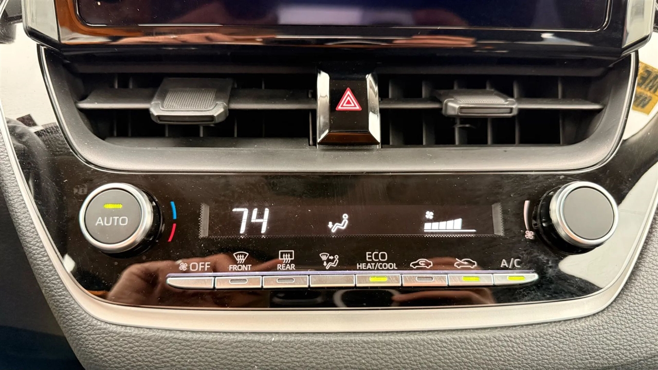 Toyota Corolla LE 2025