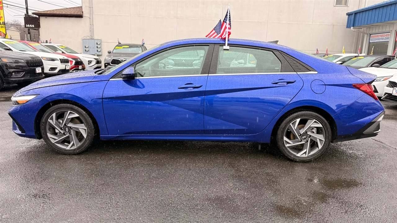 Hyundai Elantra SEL Convenience 2025