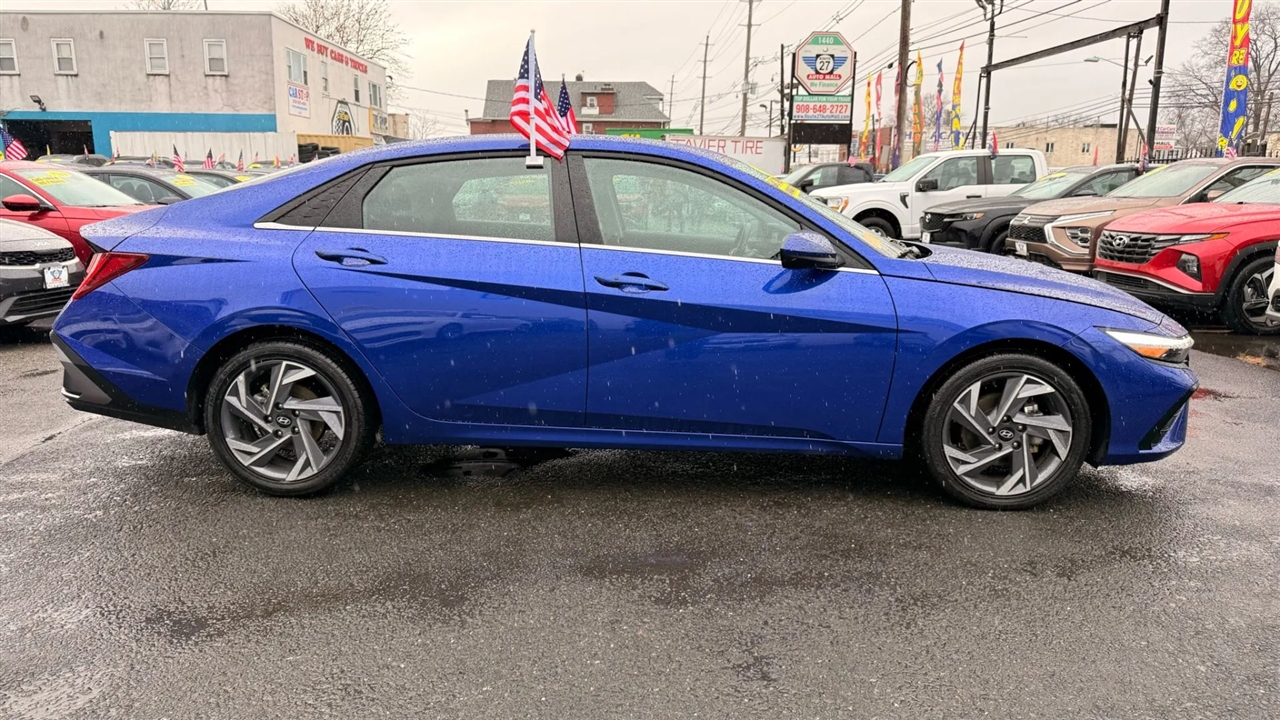 Hyundai Elantra SEL Convenience 2025