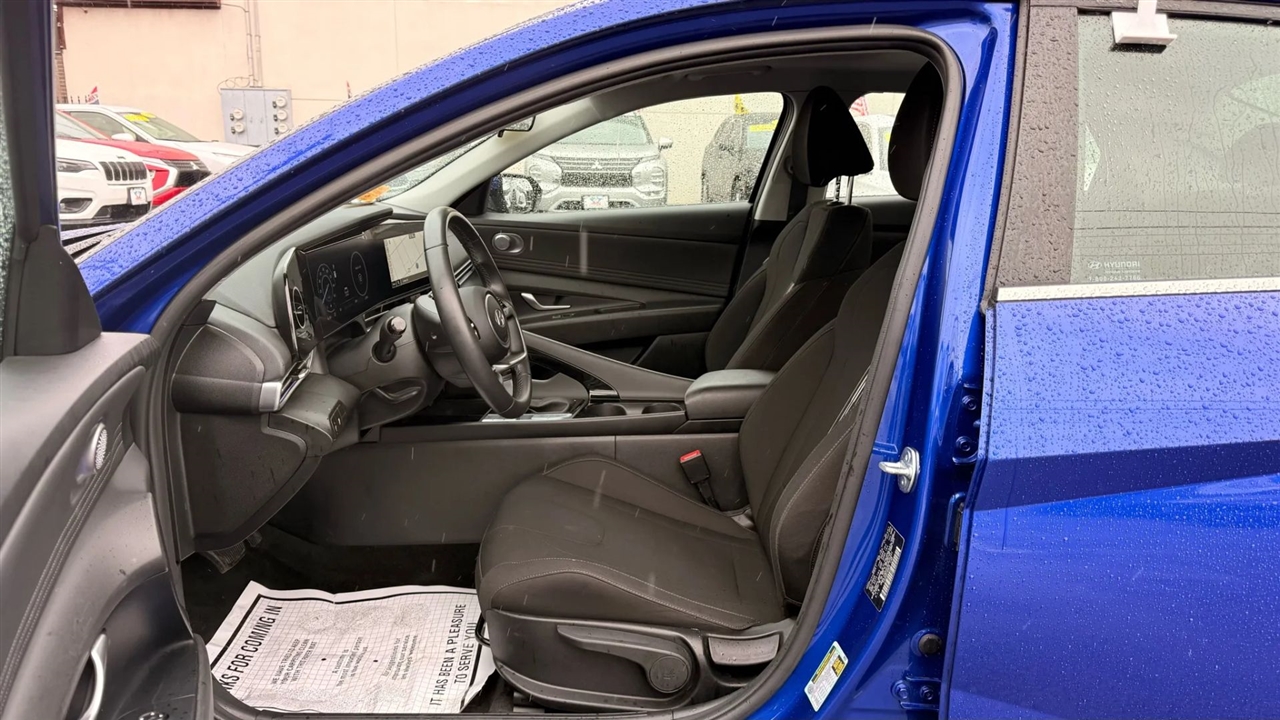 Hyundai Elantra SEL Convenience 2025