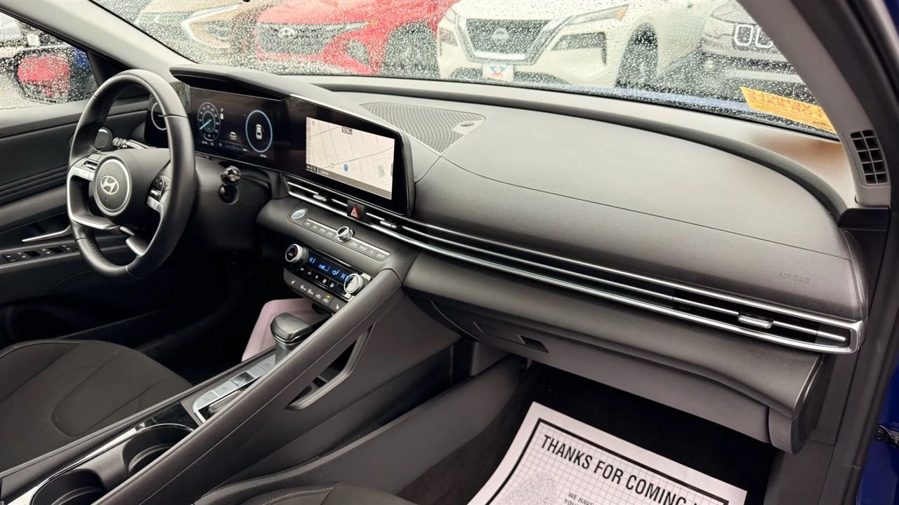 Hyundai Elantra SEL Convenience 2025