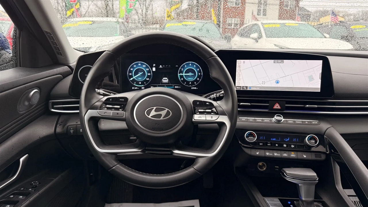 Hyundai Elantra SEL Convenience 2025