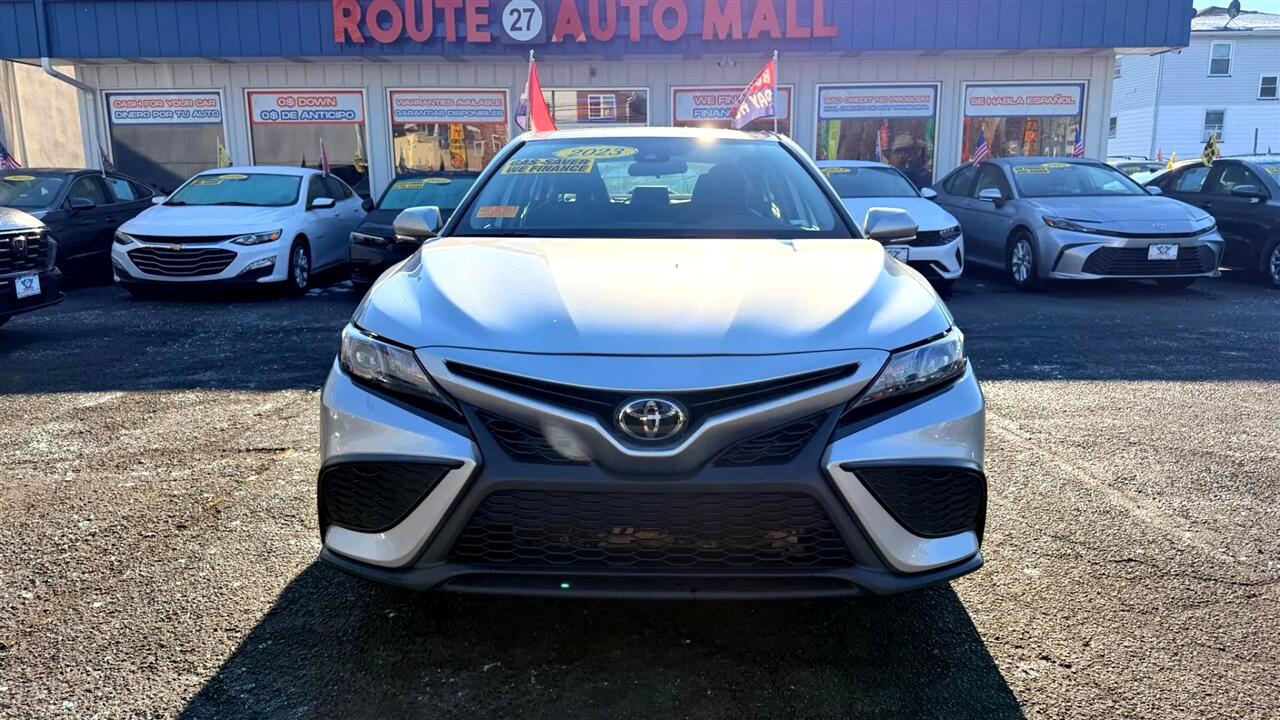 Toyota Camry SE 2023