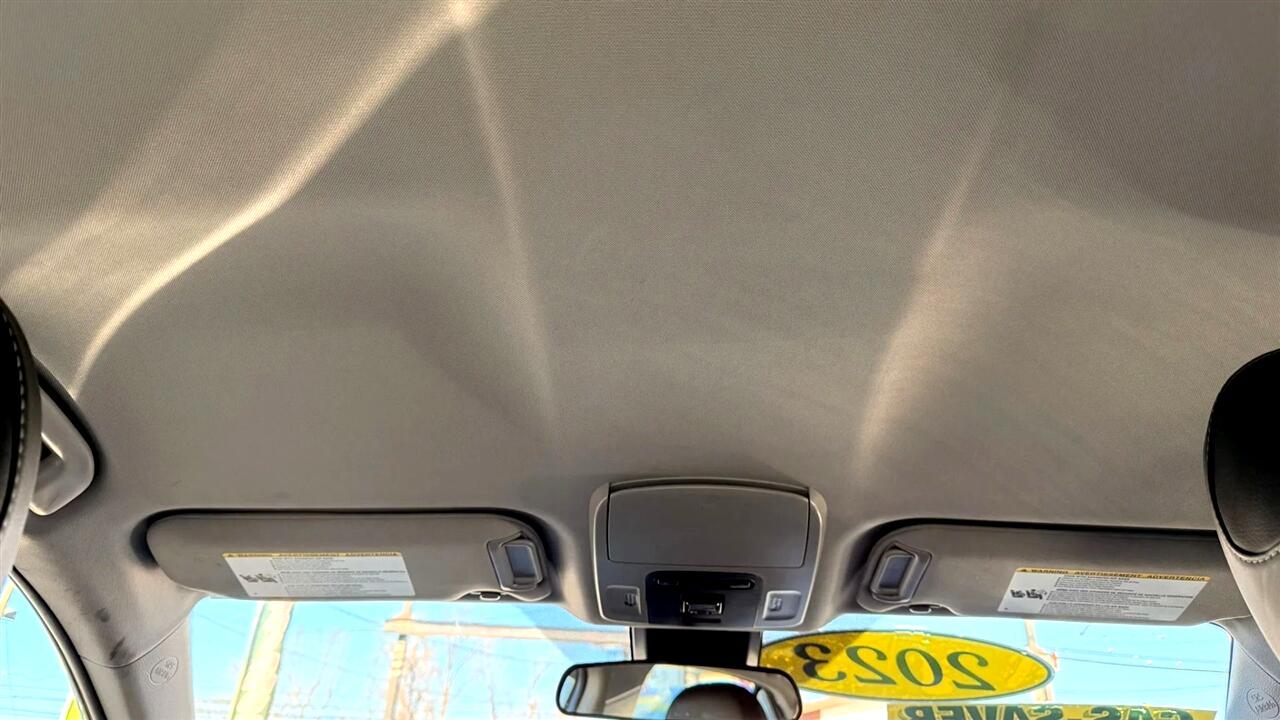 Toyota Camry SE 2023