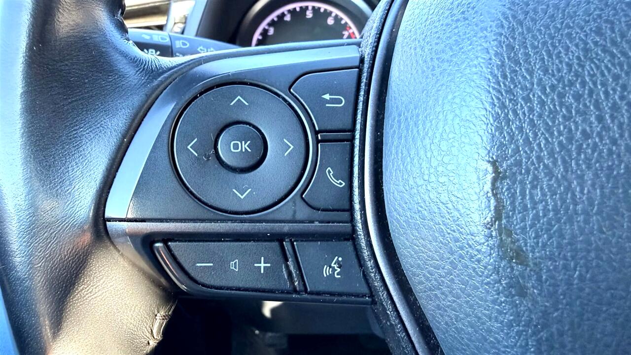 Toyota Camry SE 2023