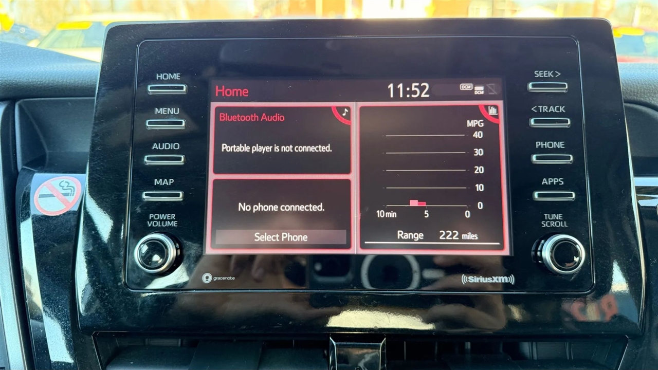 Toyota Camry SE 2023