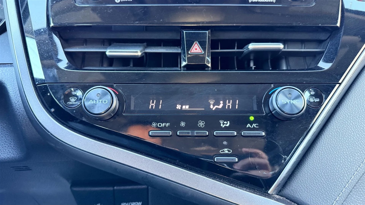 Toyota Camry SE 2023