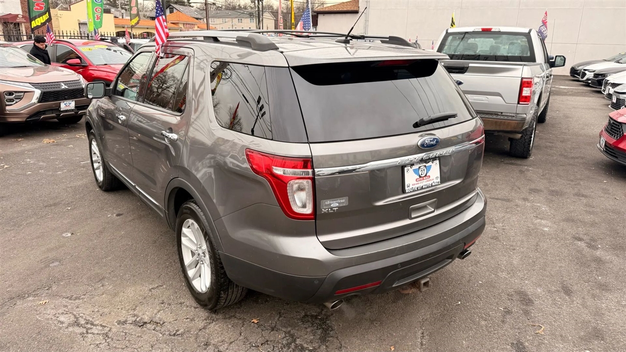 Ford Explorer XLT FWD 2012