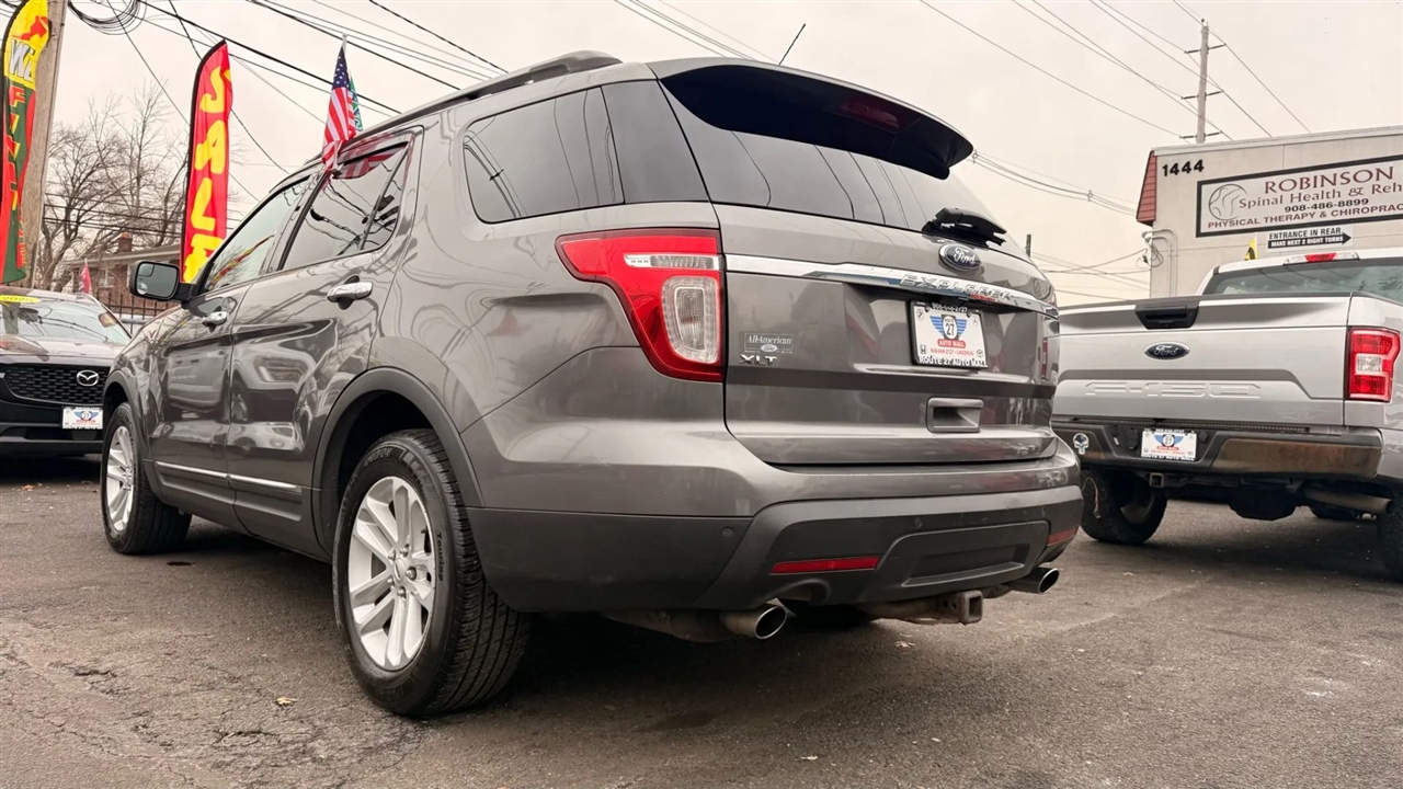 Ford Explorer XLT FWD 2012