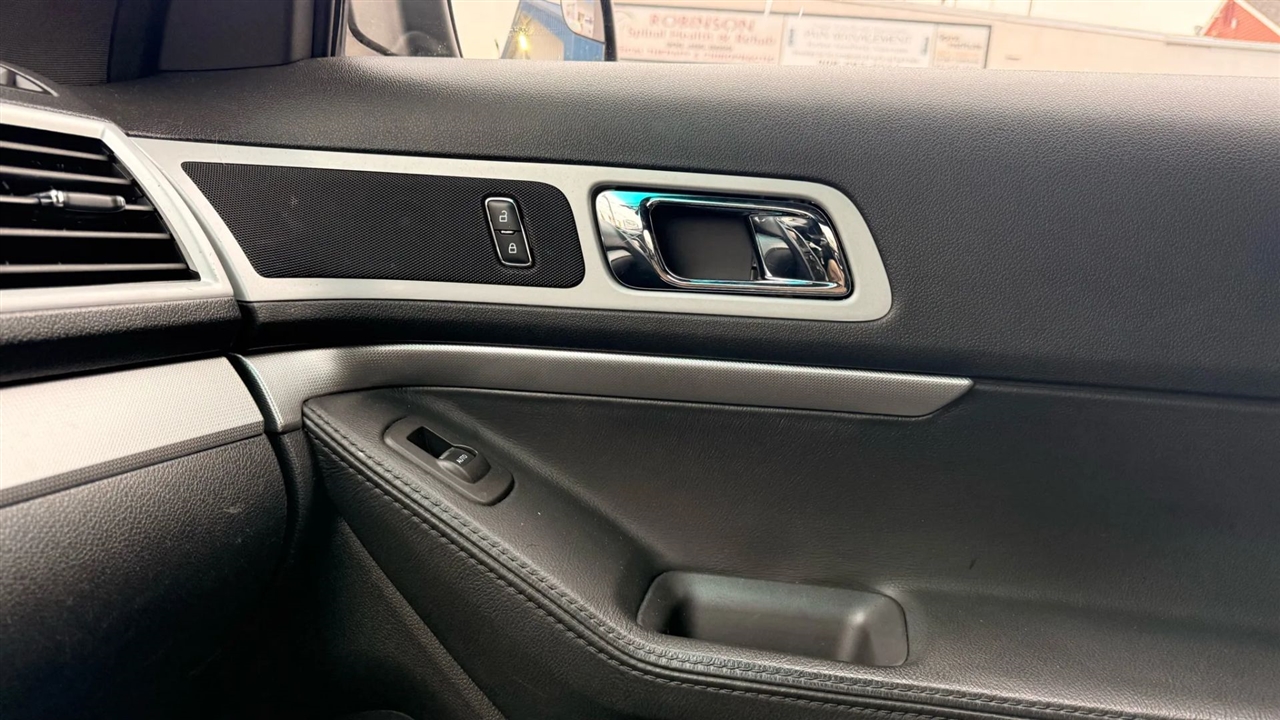 Ford Explorer XLT FWD 2012