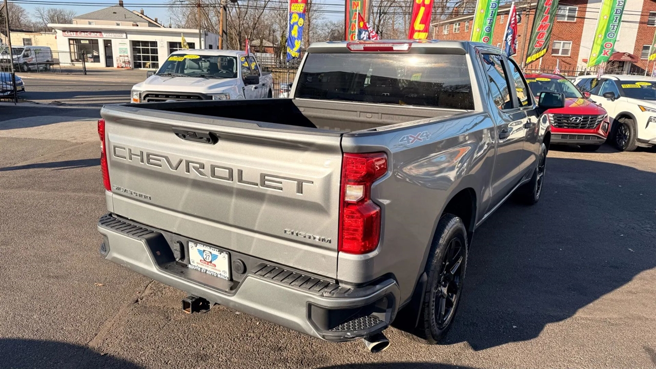Chevrolet Silverado 1500 Custom Crew Cab 4WD 2023