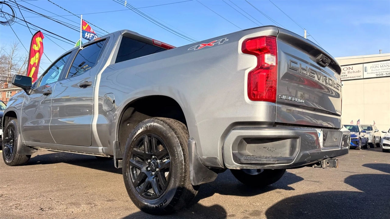 Chevrolet Silverado 1500 Custom Crew Cab 4WD 2023