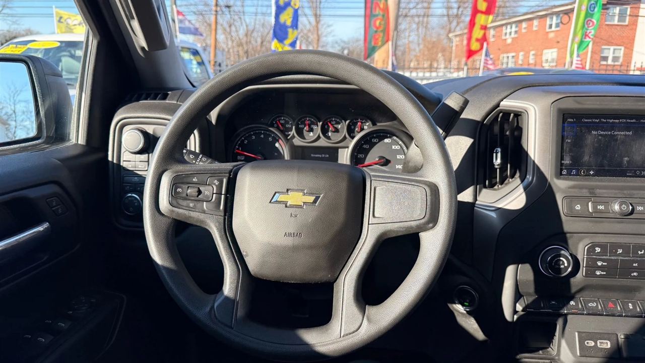 Chevrolet Silverado 1500 Custom Crew Cab 4WD 2023