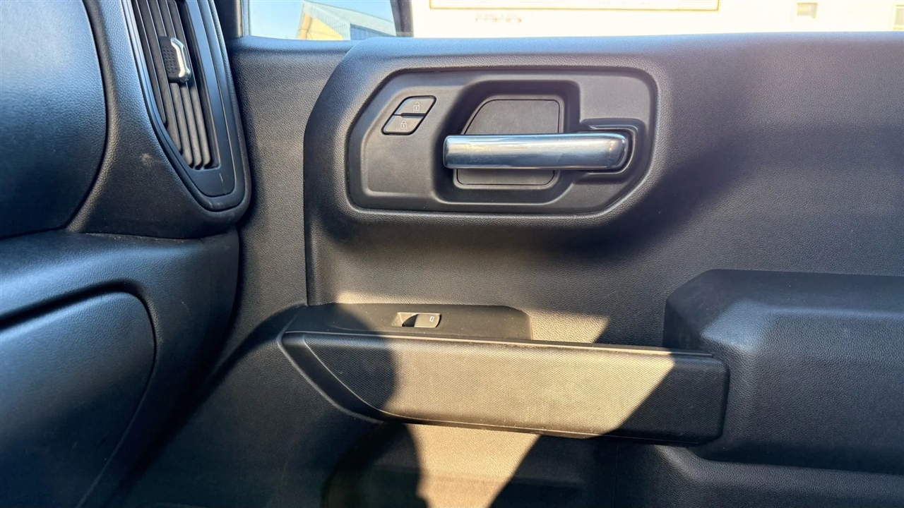 Chevrolet Silverado 1500 Custom Crew Cab 4WD 2023