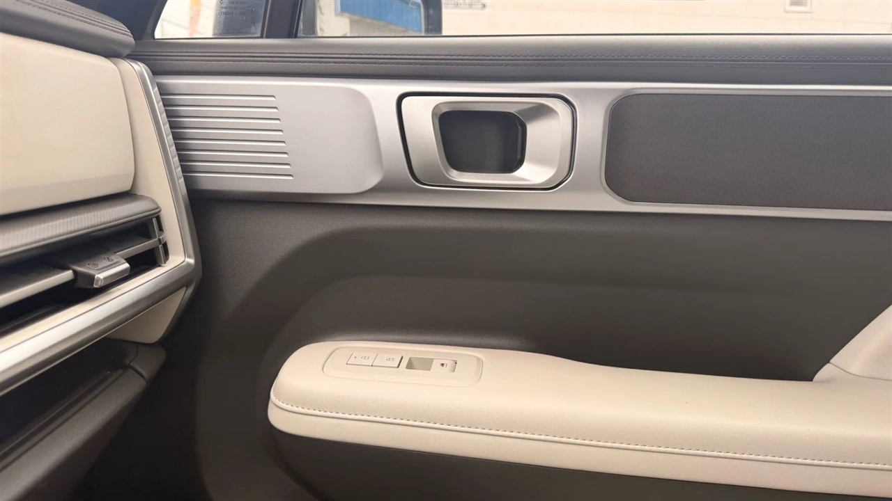 Hyundai Santa Fe SEL 2025