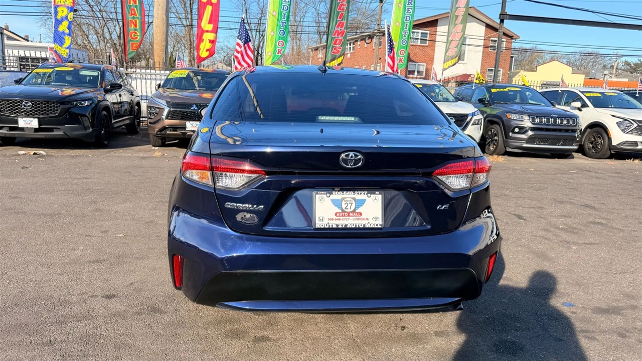 Toyota Corolla LE 2022