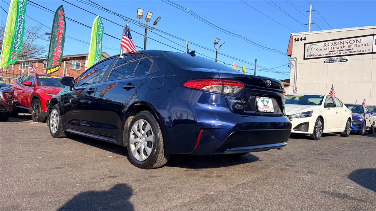 Toyota Corolla LE 2022