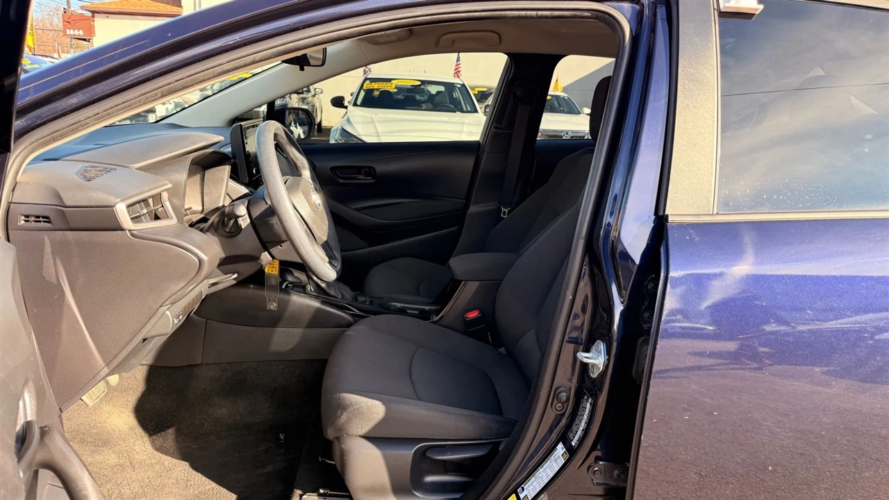 Toyota Corolla LE 2022