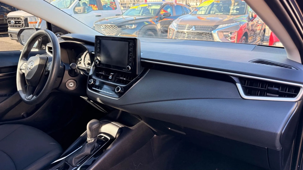 Toyota Corolla LE 2022