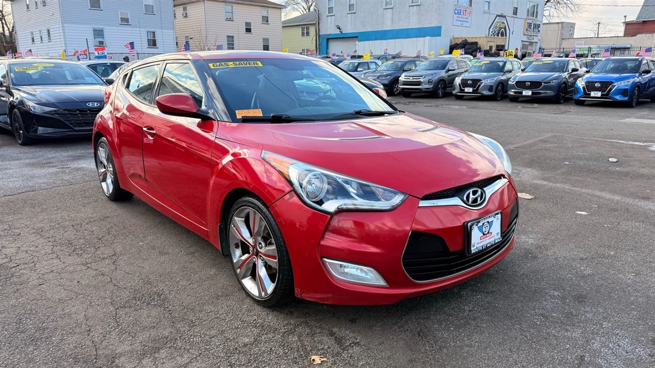 Hyundai Veloster Base 2013