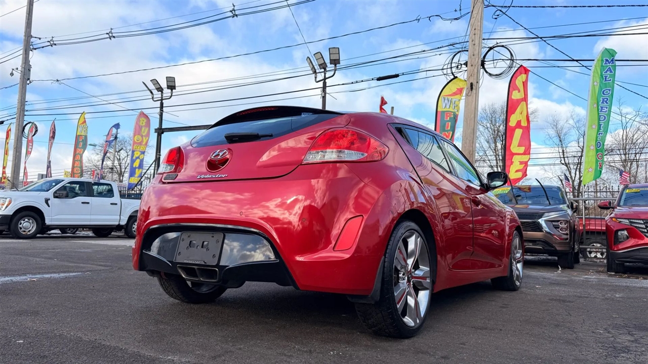 Hyundai Veloster Base 2013