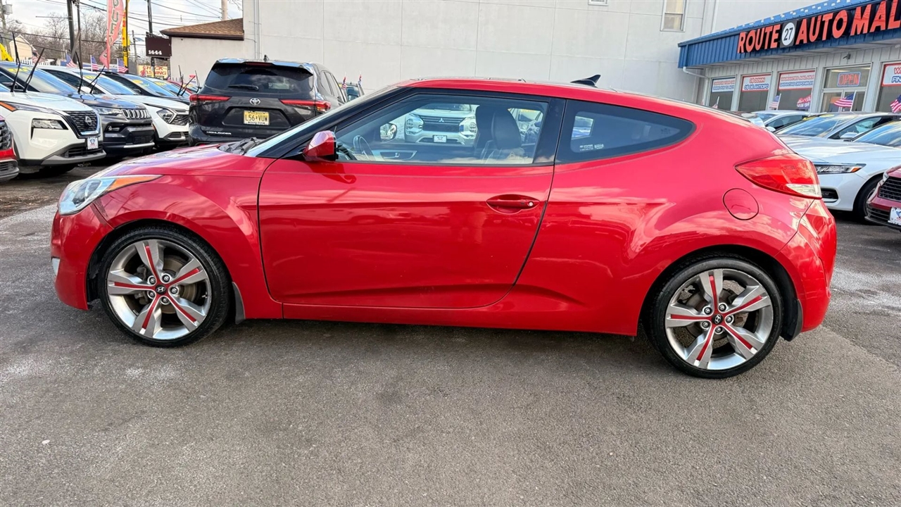 Hyundai Veloster Base 2013