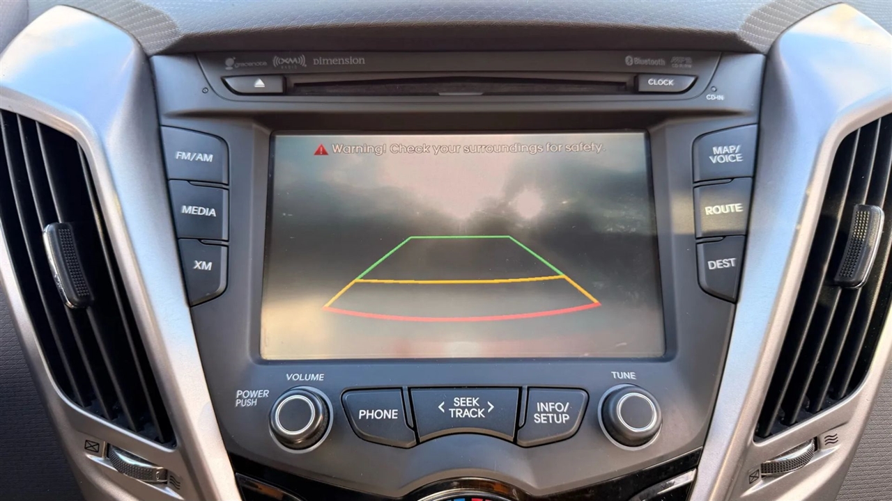 Hyundai Veloster Base 2013