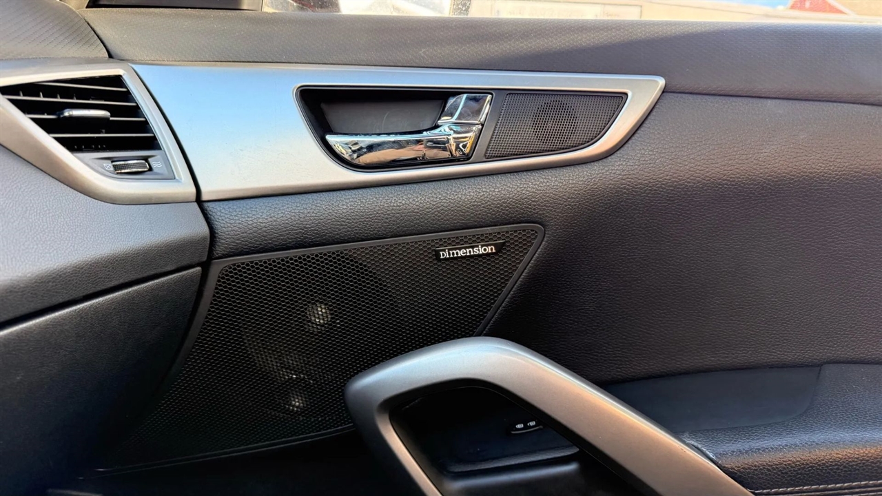 Hyundai Veloster Base 2013