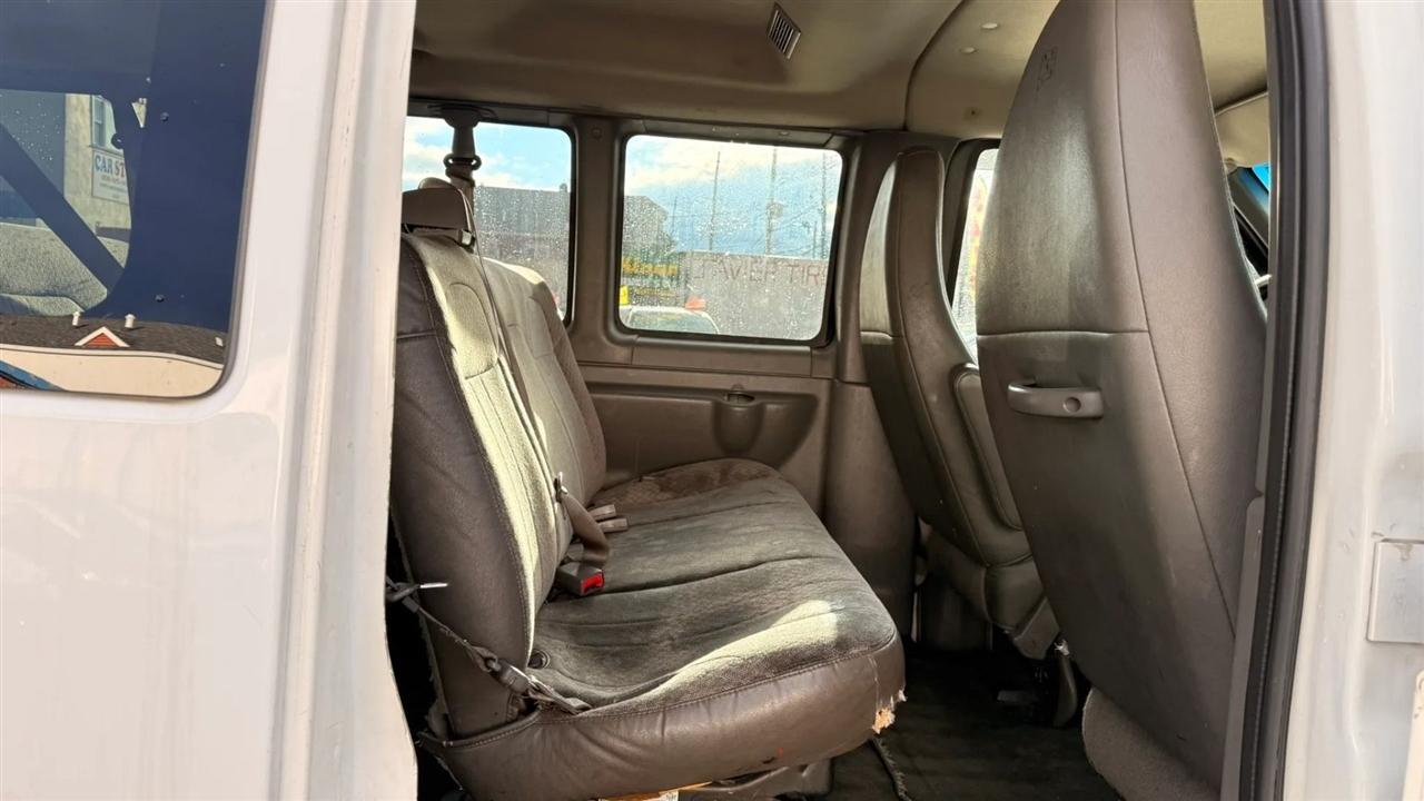 Chevrolet Express LT 3500 Extended 2012