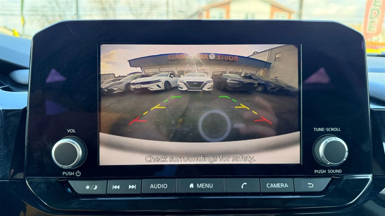 Nissan Pathfinder SV 2024