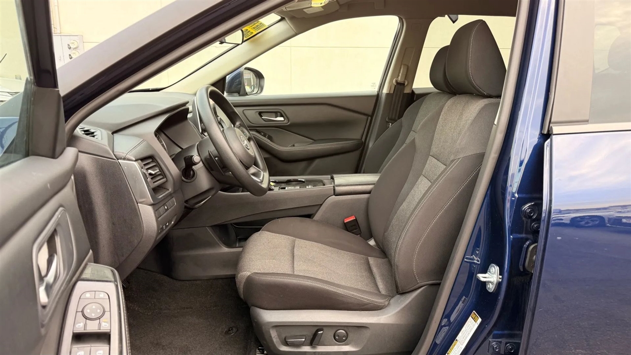 Nissan Rogue SV 2024